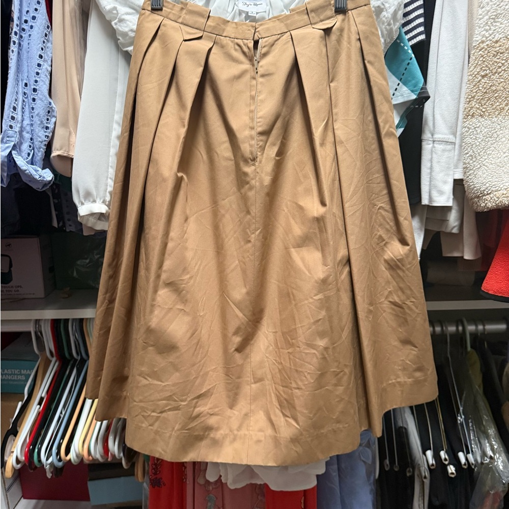 Elegant Tan Women's Skirt it was hand made 3/4 length. Great classic piece